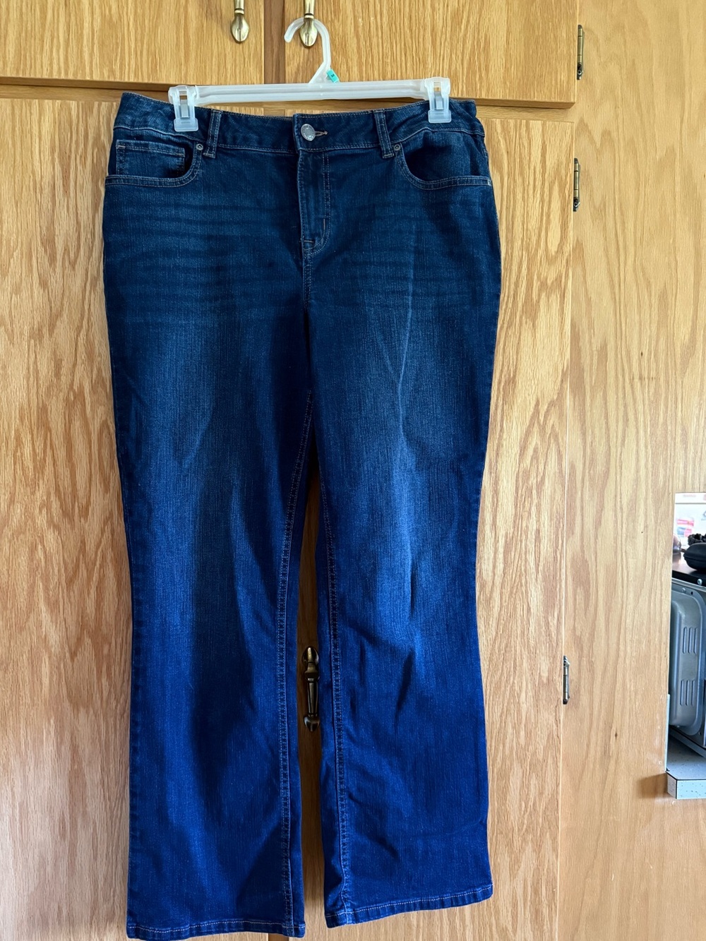 Maurices Classic Jeans Women’s Size 16 Regular Dark Wash Bootcut Denim